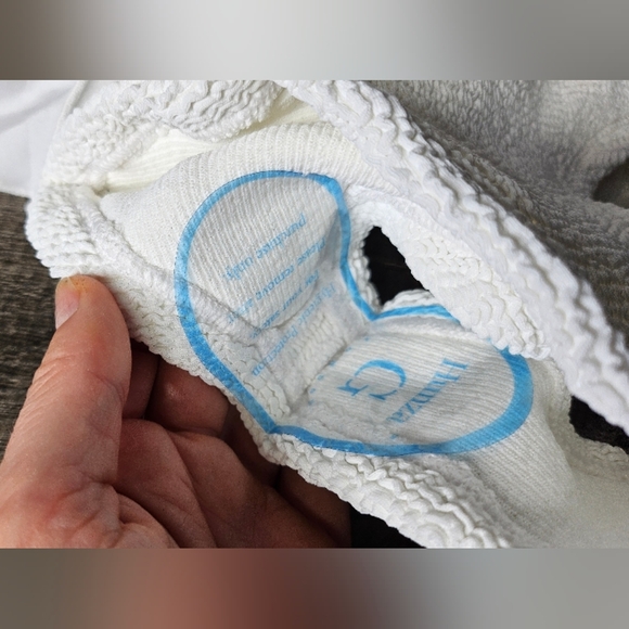 Hunza G Denise frill white swimsuit - Picture 9 of 11